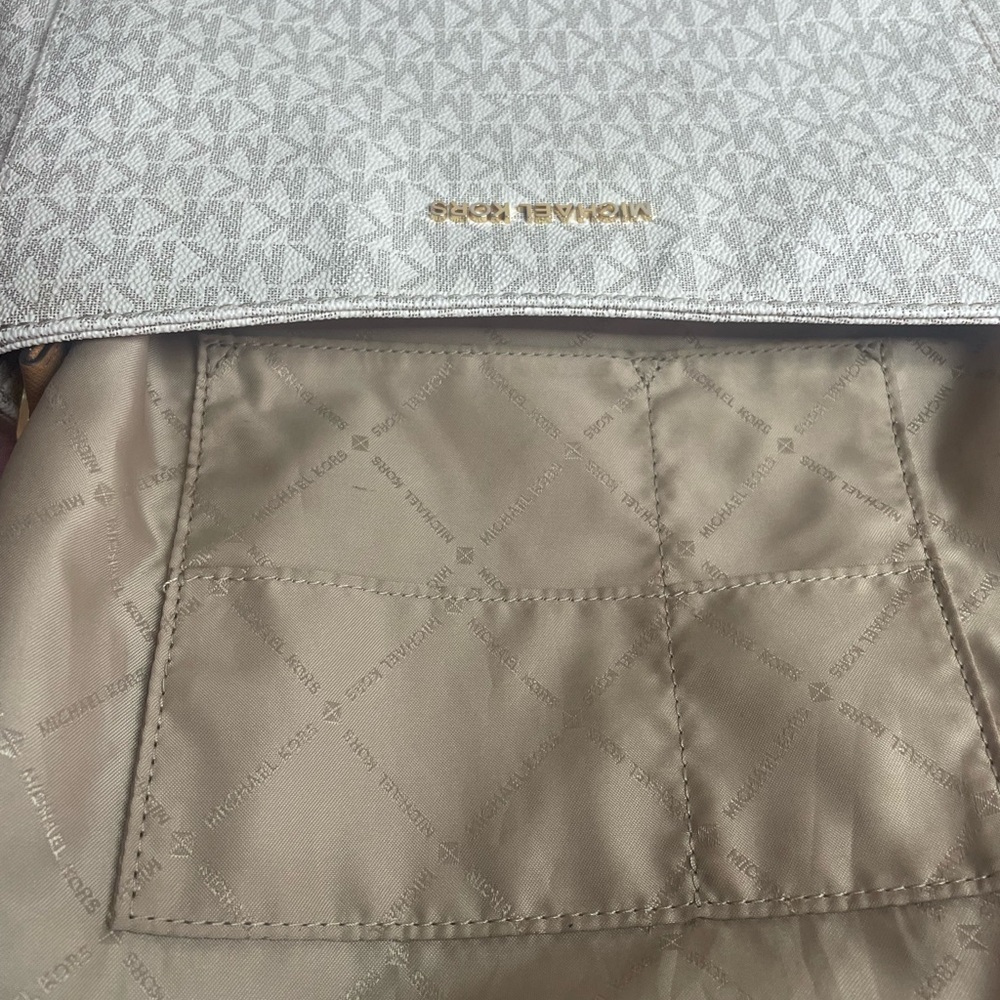 Authentic Michael Kors Purse #047NC Jet Set Travel Large Logo Messenger Bag. - Picture 8 of 13